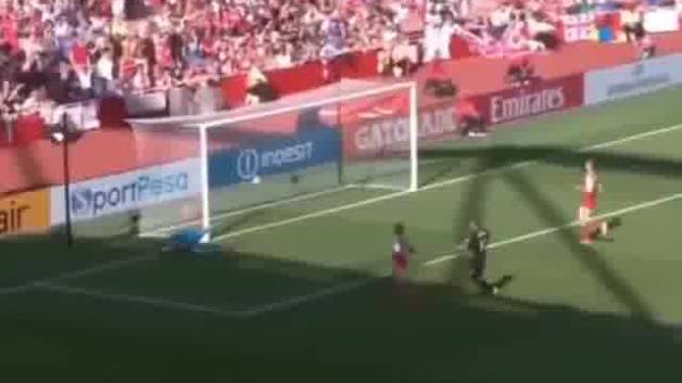 دانلود آهنگ علی حمیدی تنی دیوانمه عاشق تمه اگه نییی می ور خل خلی کمه