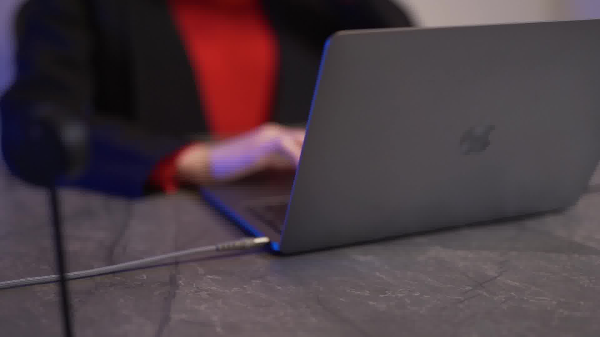 معرفی کابل های AUX سری Wolfstyle برند فوموتک