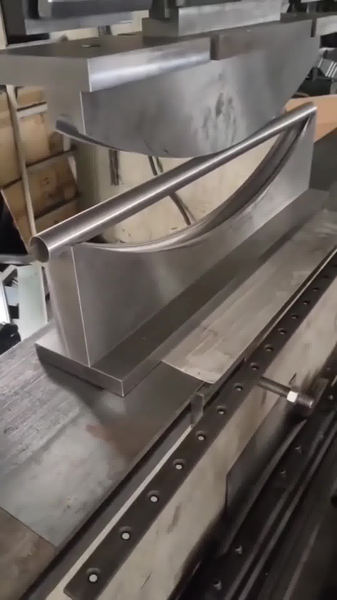 فروش لوله استیل ۳۰۴ و ۳۱۶ اهن الات فورج